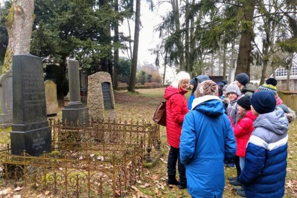 jüdischer-friedhof_20205A6E15ED-6AE5-3878-3179-1CE4787DF683.jpg