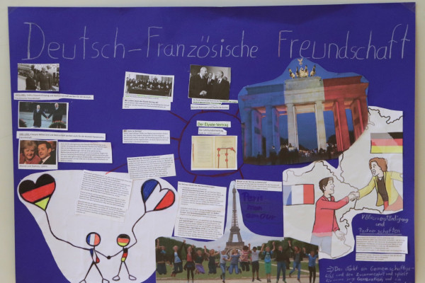 französisch_wettbewerb_2022-85B6ED781-9A66-2D7E-9A08-371645B30F82.jpg