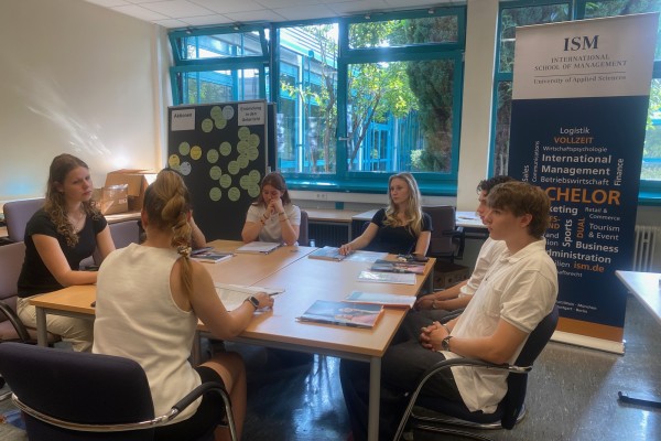 bewerbungstraining_q-phase_25-2EA4CCDC7-3DC8-4220-E423-E69B0254AB35.jpg