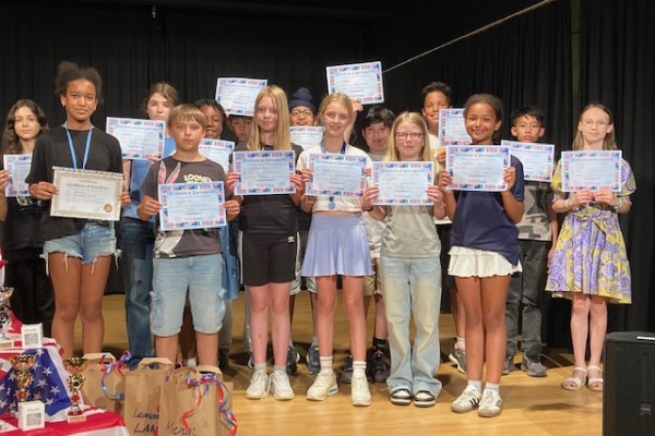 preisträger-klassen-545F9916F-31CC-F6E8-42C9-F61B36D6AF59.jpg